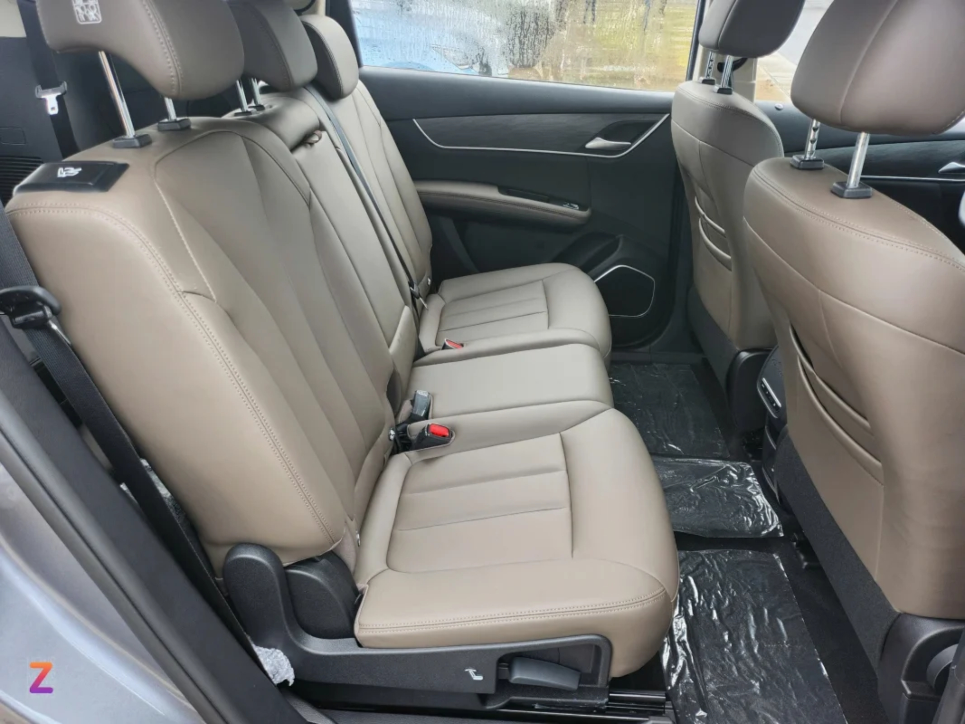 Hàng ghế thứ 2 của BYD M6