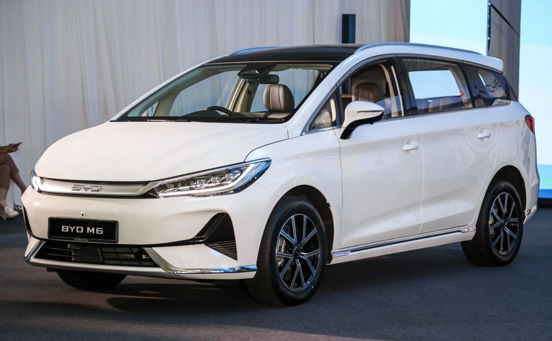 Ngoại thất BYD M6