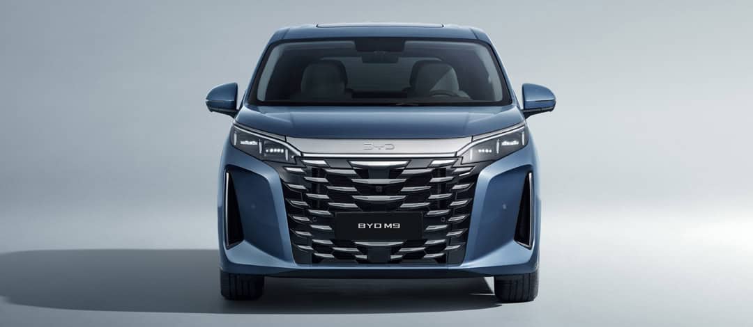 Đầu xe BYD M9